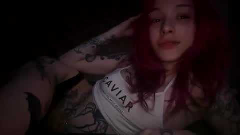 Snapshot of lookingforlona chatting on 11-25-25, 03:01 lookingforlona online show from 11-25-25, 03:01