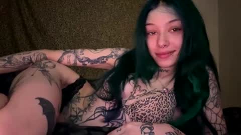 lookingforlona online show from 12-22-25, 02:36