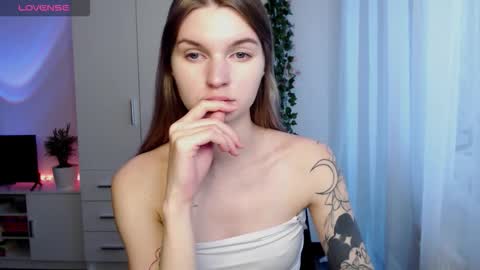 Luna online show from 11-21-25, 09:08