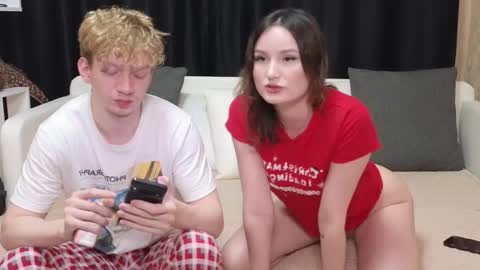 Jean and Isa right couple Mark and Eva left couple online show from 10-13-25, 11:32