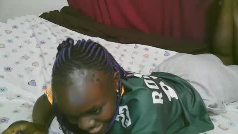 lora_amor online show from 11-23-25, 09:09