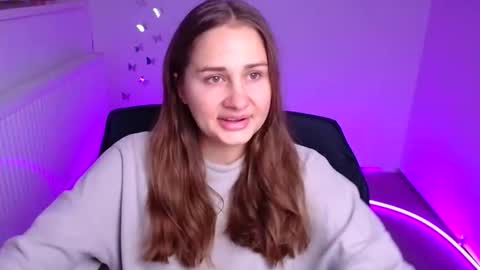 Snapshot of lora_kisses chatting on 10-08-25, 06:11 Lora online show from 10-08-25, 06:11