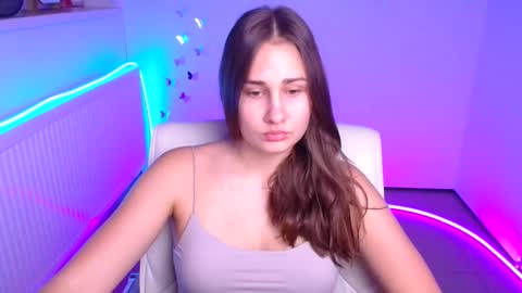 Snapshot of lora_kisses chatting on 10-15-25, 05:07 Lora online show from 10-15-25, 05:07