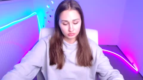 Snapshot of lora_kisses chatting on 10-16-25, 11:22 Lora online show from 10-16-25, 11:22