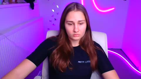 Lora online show from 11-08-25, 06:57