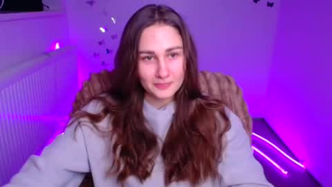 Lora online show from 02-12-26, 06:52