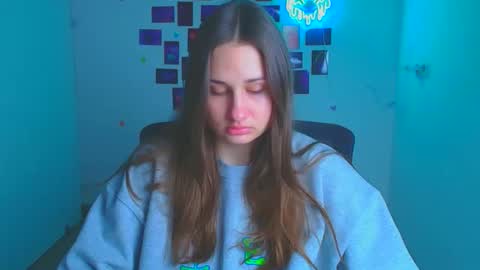 Lora online show from 04-03-26, 05:16