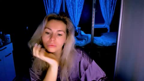 Lora online show from 11-21-25, 02:43