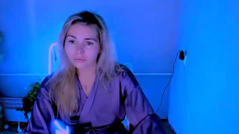 Lora online show from 06-11-26, 02:53