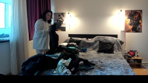 Lora online show from 01-08-25, 01:41