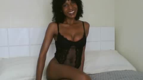 Snapshot of loraforreal chatting on 01-08-25, 04:34 Blackcat online show from 01-08-25, 04:34