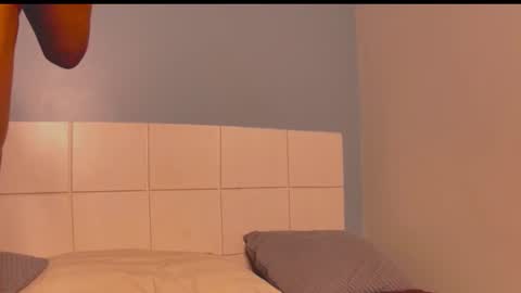 Snapshot of loraforreal chatting on 10-19-25, 03:18 Blackcat online show from 10-19-25, 03:18