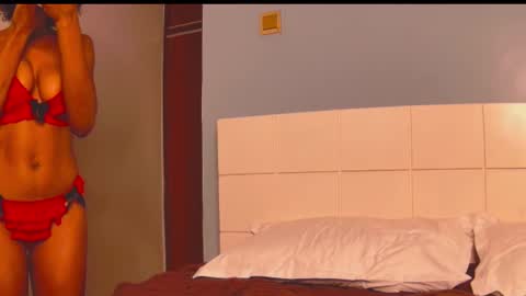 Snapshot of loraforreal chatting on 10-21-25, 06:25 Blackcat online show from 10-21-25, 06:25