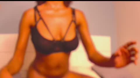 Snapshot of loraforreal chatting on 11-06-25, 04:35 Blackcat online show from 11-06-25, 04:35