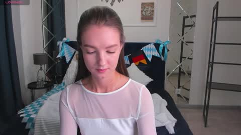 Snapshot of lorasunny chatting on 09-28-25, 01:33 Ur sensual Lora online show from 09-28-25, 01:33