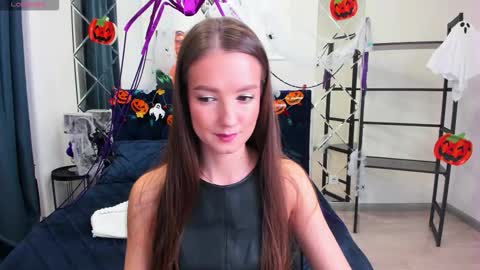 Snapshot of lorasunny chatting on 10-26-25, 01:33 Ur sensual Lora online show from 10-26-25, 01:33