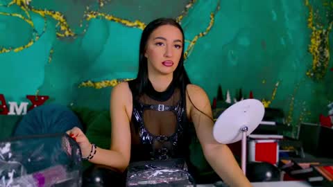 Snapshot of lorawarnner chatting on 12-19-24, 04:02 Miss online show from 12-19-24, 04:02