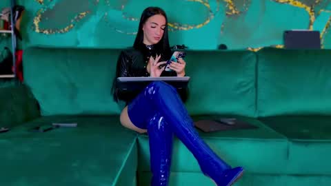 Snapshot of lorawarnner chatting on 01-23-25, 04:37 Miss online show from 01-23-25, 04:37