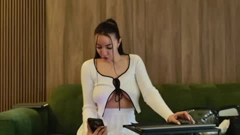 Snapshot of lorawarnner chatting on 03-02-25, 07:43 Miss online show from 03-02-25, 07:43