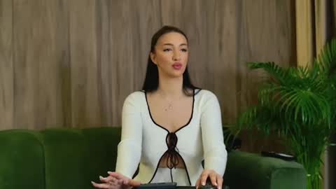 Snapshot of lorawarnner chatting on 03-02-25, 10:45 Miss online show from 03-02-25, 10:45