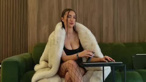 Snapshot of lorawarnner chatting on 03-12-25, 09:34 Miss online show from 03-12-25, 09:34