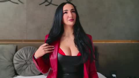 Snapshot of lorawarnner chatting on 11-06-25, 12:06 Miss online show from 11-06-25, 12:06