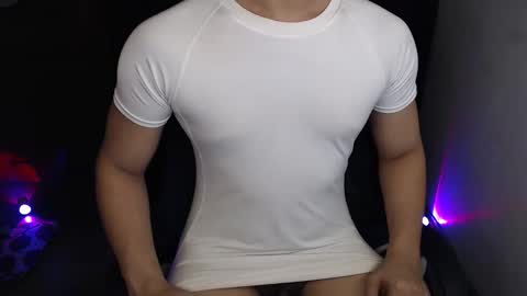 Macky online show from 04-26-26, 01:36