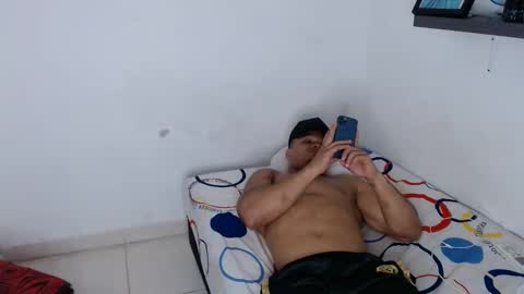 Snapshot of lordblaze_ chatting on 10-21-25, 05:08 Dominic online show from 10-21-25, 05:08