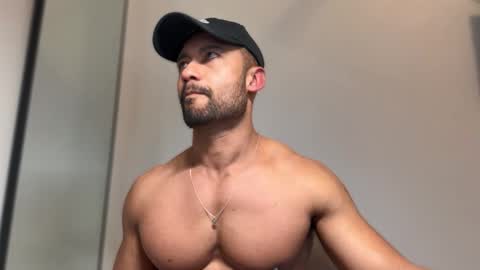 Snapshot of lordcalepecs chatting on 02-08-26, 06:39 Cale online show from 02-08-26, 06:39