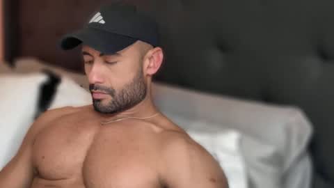 Snapshot of lordcalepecs chatting on 03-12-26, 08:53 Cale online show from 03-12-26, 08:53