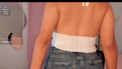 Snapshot of lore_rey chatting on 10-11-25, 01:49 lore_rey online show from 10-11-25, 01:49