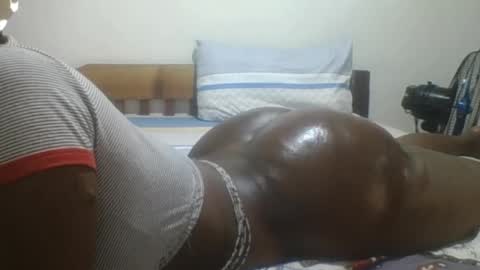 Snapshot of loreencutie chatting on 10-08-25, 07:11 loreen online show from 10-08-25, 07:11