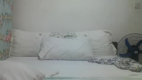 Snapshot of loreencutie chatting on 10-14-25, 07:03 loreen online show from 10-14-25, 07:03