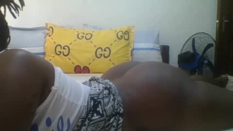 Snapshot of loreencutie chatting on 10-23-25, 02:05 loreen online show from 10-23-25, 02:05