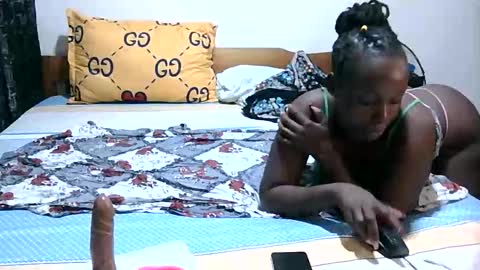 Snapshot of loreencutie chatting on 11-17-25, 06:57 loreen online show from 11-17-25, 06:57