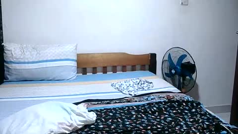 loreen online show from 11-18-25, 08:57