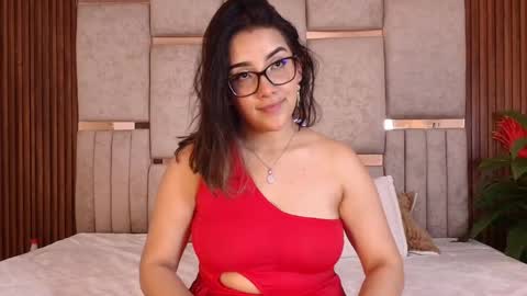  Lorein  online show from 10-10-25, 09:14