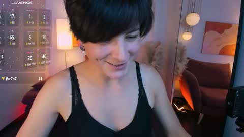 Loren online show from 10-15-25, 02:39