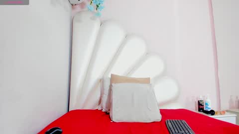 Snapshot of lorena_hawkins chatting on 02-03-25, 01:40 Lorena online show from 02-03-25, 01:40