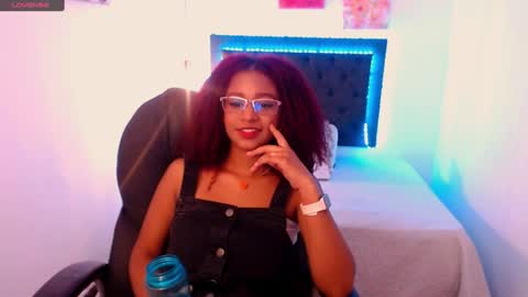 Snapshot of lorena_vieira_ chatting on 01-18-25, 06:53 Lorena Vieira  online show from 01-18-25, 06:53