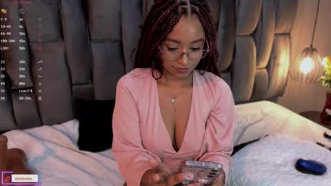 Snapshot of lorena_vieira_ chatting on 02-16-25, 11:26 Lorena Vieira  online show from 02-16-25, 11:26