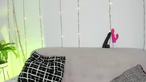 L O R E N online show from 06-11-26, 12:32