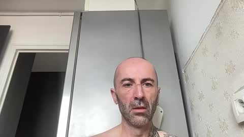 Snapshot of lorenzo44300 chatting on 12-02-25, 12:32 lorenzo44300 online show from 12-02-25, 12:32