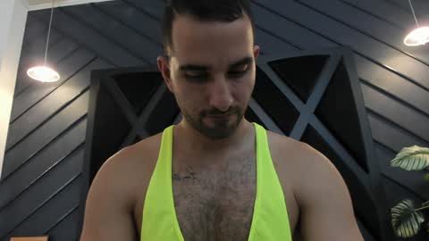  L O R E N Z O  Thumbs Up help  online show from 12-26-24, 08:32