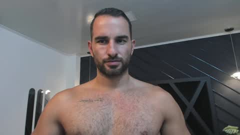  L O R E N Z O  Thumbs Up help  online show from 01-17-25, 05:19