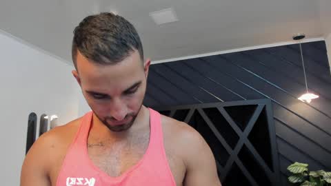  L O R E N Z O  Thumbs Up help  online show from 01-25-25, 05:30