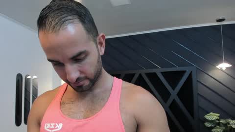  L O R E N Z O  Thumbs Up help  online show from 02-07-25, 05:29