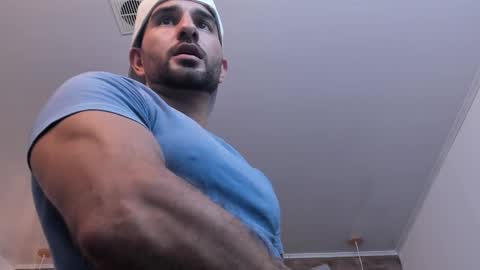  L O R E N Z O  Thumbs Up help  online show from 03-08-25, 05:33