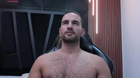  L O R E N Z O  Thumbs Up help  online show from 03-12-25, 08:20