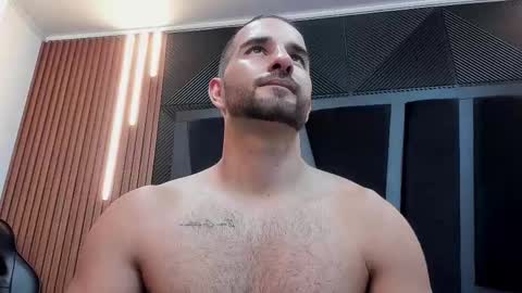  L O R E N Z O  Thumbs Up help  online show from 09-27-25, 05:29